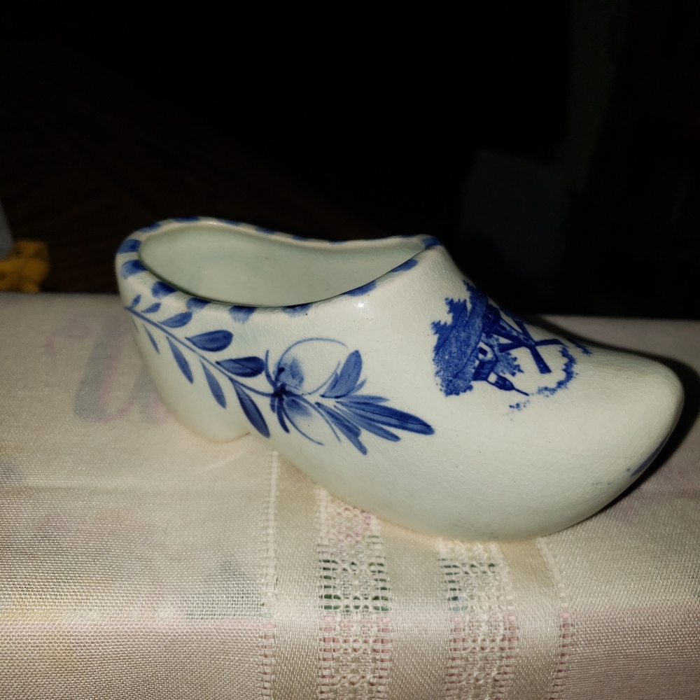 Delft Blue Hand painted Dutch Shoe